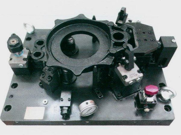 製(zhi)動器(qi)底闆(ban)液壓裌具(ju)
